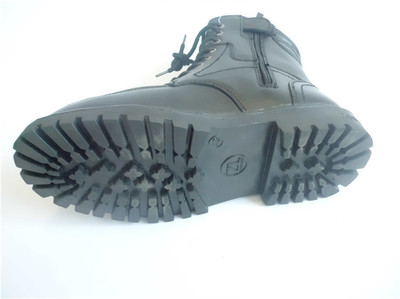 高密市順意勞保用品 專業(yè)防護(hù)，從足開始——詳解黑色修面牛皮高筒勞保鞋